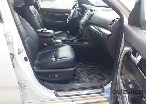 2015 Kia Sorento Limited V6 из США, поврежденный, VIN 5XYKWDA71FG578783